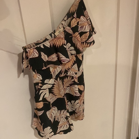 Entro One Shoulder Romper Size Small NWT - Picture 6 of 8